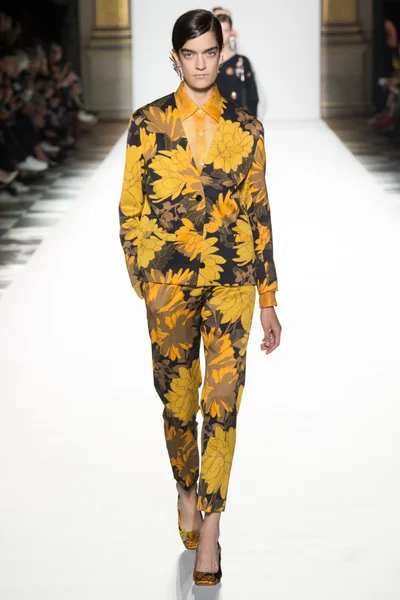 Look 37